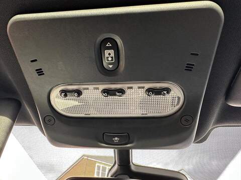 Nissan Qashqai 1.5 dCi N-Vision 2WD Euro 6 (s/s) 5dr - U79978