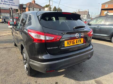 Nissan Qashqai 1.2 DIG-T N-Connecta 2WD Euro 6 (s/s) 5dr - U79980
