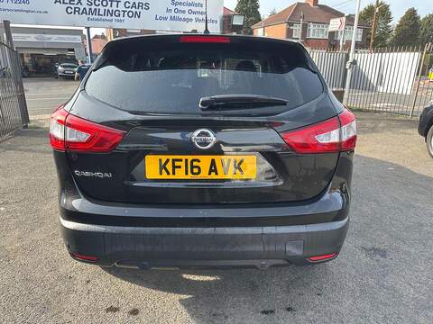 Nissan Qashqai 1.2 DIG-T N-Connecta 2WD Euro 6 (s/s) 5dr - U79980