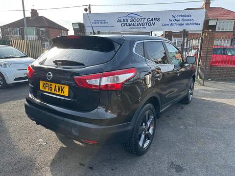 Nissan Qashqai 1.2 DIG-T N-Connecta 2WD Euro 6 (s/s) 5dr - U79980