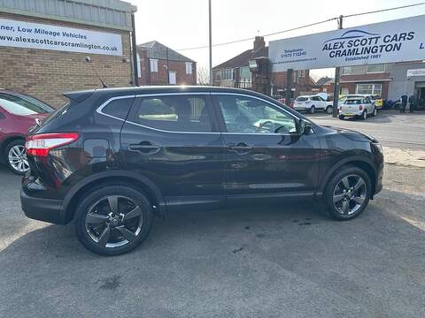 Nissan Qashqai 1.2 DIG-T N-Connecta 2WD Euro 6 (s/s) 5dr - U79980