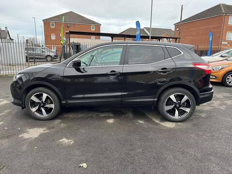 Nissan Qashqai 1.2 DIG-T N-Connecta 2WD Euro 6 (s/s) 5dr - U79980