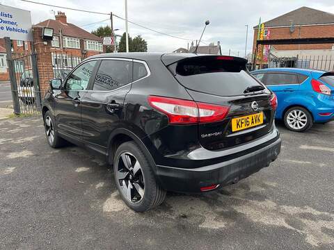 Nissan Qashqai 1.2 DIG-T N-Connecta 2WD Euro 6 (s/s) 5dr - U79980