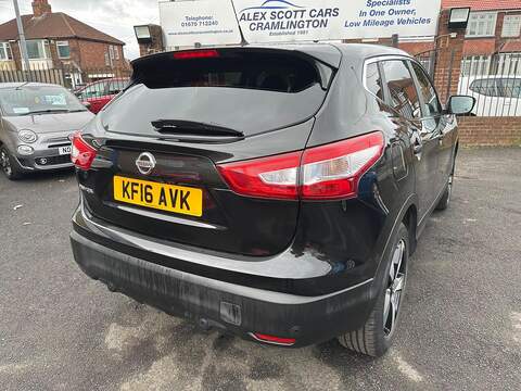 Nissan Qashqai 1.2 DIG-T N-Connecta 2WD Euro 6 (s/s) 5dr - U79980