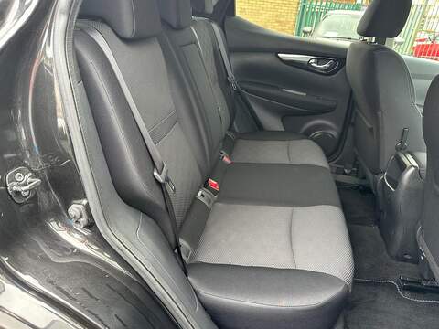 Nissan Qashqai 1.2 DIG-T N-Connecta 2WD Euro 6 (s/s) 5dr - U79980