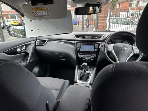 Nissan Qashqai 1.2 DIG-T N-Connecta 2WD Euro 6 (s/s) 5dr - U79980