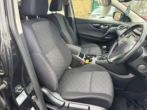 Nissan Qashqai 1.2 DIG-T N-Connecta 2WD Euro 6 (s/s) 5dr - U79980