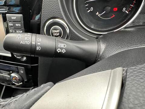 Nissan Qashqai 1.2 DIG-T N-Connecta 2WD Euro 6 (s/s) 5dr - U79980