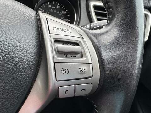 Nissan Qashqai 1.2 DIG-T N-Connecta 2WD Euro 6 (s/s) 5dr - U79980