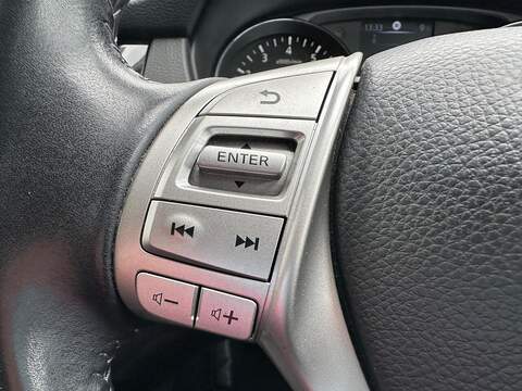 Nissan Qashqai 1.2 DIG-T N-Connecta 2WD Euro 6 (s/s) 5dr - U79980