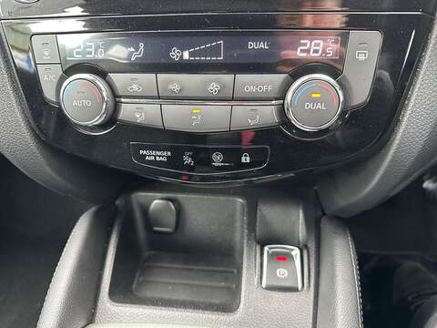 Nissan Qashqai 1.2 DIG-T N-Connecta 2WD Euro 6 (s/s) 5dr - U79980