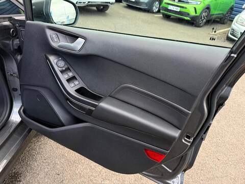 Ford Fiesta 1.0T EcoBoost MHEV ST-Line X Edition Hatchback 5dr Petrol DCT Euro 6 (s/s) (125 ps) - U79987