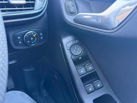 Ford Fiesta 1.0T EcoBoost MHEV ST-Line X Edition Hatchback 5dr Petrol DCT Euro 6 (s/s) (125 ps) - U79987