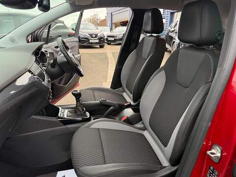 Vauxhall Crossland X 1.5 Turbo D Elite Nav SUV 5dr Diesel Manual Euro 6 (s/s) (102 ps) - U79988