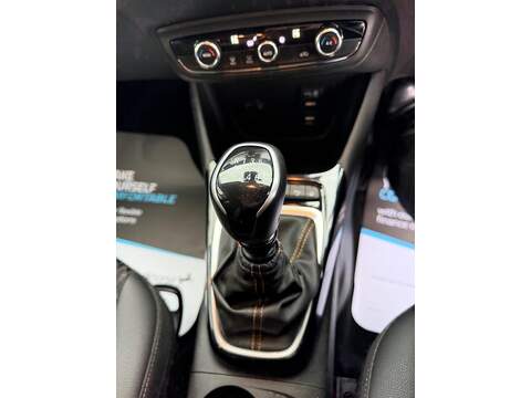 Vauxhall Crossland X 1.5 Turbo D Elite Nav SUV 5dr Diesel Manual Euro 6 (s/s) (102 ps) - U79988