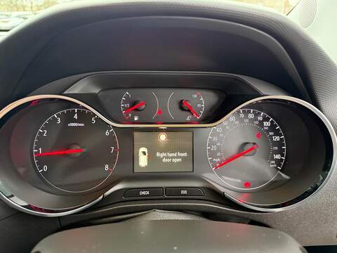 Vauxhall Crossland X 1.5 Turbo D Elite Nav SUV 5dr Diesel Manual Euro 6 (s/s) (102 ps) - U79988