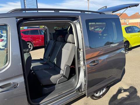 Volkswagen Caddy Maxi 2.0 TDI Life DSG Euro 6 (s/s) 5dr - U79990