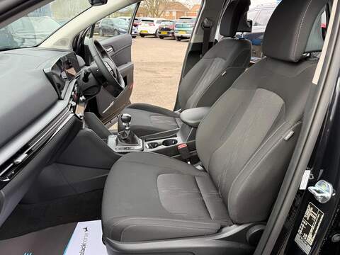 Kia Sportage 1.6 T-GDi Pure Euro 6 (s/s) 5dr - U79992