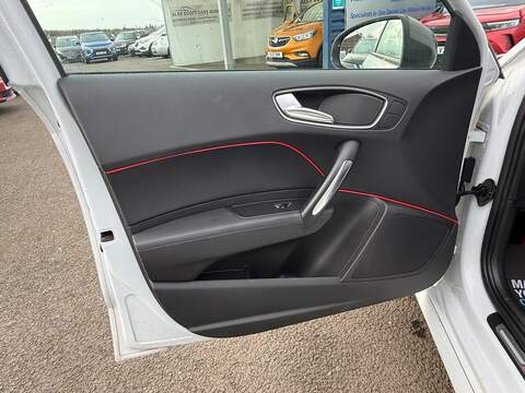 Audi A1 1.4 TFSI S line Sportback 5dr Petrol Manual Euro 6 (s/s) (125 ps) - U79998