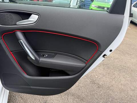 Audi A1 1.4 TFSI S line Sportback 5dr Petrol Manual Euro 6 (s/s) (125 ps) - U79998