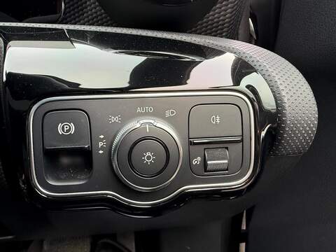 Mercedes-Benz A Class 2.0 A180d Sport 8G-DCT Euro 6 (s/s) 5dr - U80002