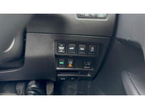 Nissan X-Trail 1.7 dCi N-Connecta CVT Euro 6 (s/s) 5dr - U80003