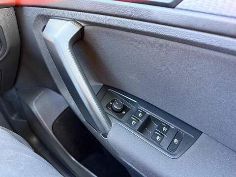 Volkswagen Tiguan 1.5 TSI Life Euro 6 (s/s) 5dr - U80004