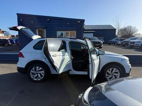 Volkswagen Tiguan 1.5 TSI Life Euro 6 (s/s) 5dr - U80004
