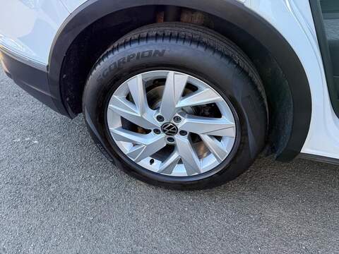 Volkswagen Tiguan 1.5 TSI Life Euro 6 (s/s) 5dr - U80004