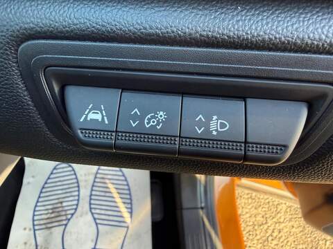Renault Captur Blue dCi S Edition SUV 1.5 Manual Diesel - U80005