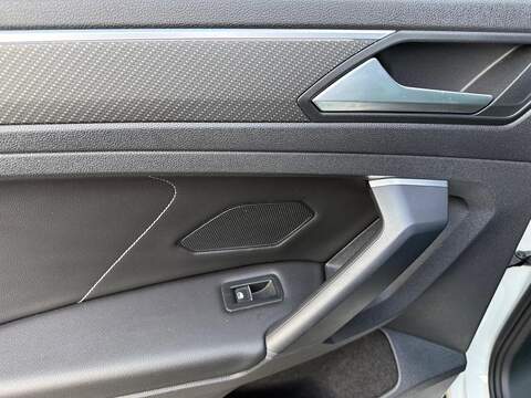 Volkswagen Tiguan 2.0 TDI R-Line DSG Euro 6 (s/s) 5dr - U80006