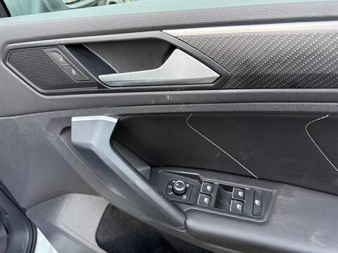 Volkswagen Tiguan 2.0 TDI R-Line DSG Euro 6 (s/s) 5dr - U80006