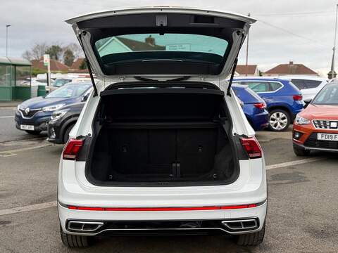Volkswagen Tiguan 2.0 TDI R-Line DSG Euro 6 (s/s) 5dr - U80006