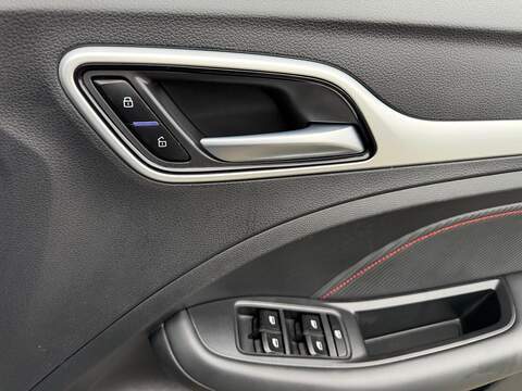 MG MG ZS 1.5 VTi-TECH Exclusive Euro 6 (s/s) 5dr - U80013