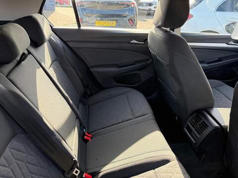 Volkswagen Golf 1.5 TSI Life Euro 6 (s/s) 5dr - U80014