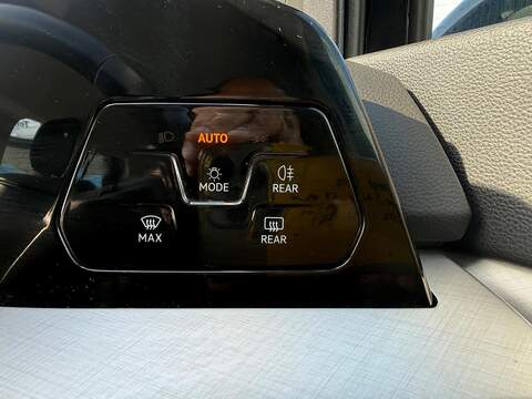 Volkswagen Golf 1.5 TSI Life Euro 6 (s/s) 5dr - U80014