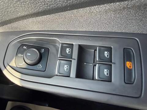 Volkswagen Golf 1.5 TSI Life Euro 6 (s/s) 5dr - U80014