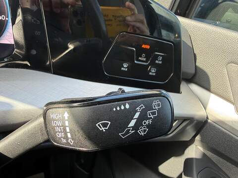 Volkswagen Golf 1.5 TSI Life Euro 6 (s/s) 5dr - U80014