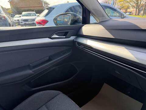 Volkswagen Golf 1.5 TSI Life Euro 6 (s/s) 5dr - U80014