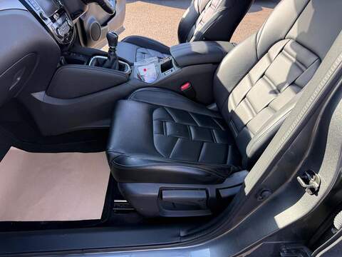 Nissan Qashqai 1.3 DIG-T N-Motion SUV 5dr Petrol Manual Euro 6 (s/s) (140 ps) - U80017