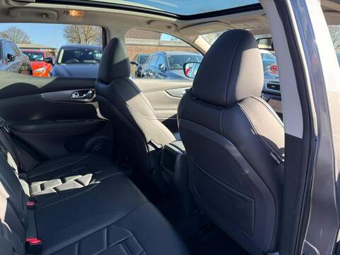 Nissan Qashqai 1.3 DIG-T N-Motion SUV 5dr Petrol Manual Euro 6 (s/s) (140 ps) - U80017