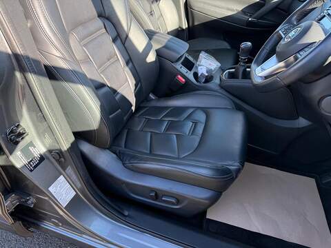 Nissan Qashqai 1.3 DIG-T N-Motion SUV 5dr Petrol Manual Euro 6 (s/s) (140 ps) - U80017