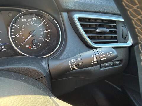 Nissan Qashqai 1.3 DIG-T N-Motion SUV 5dr Petrol Manual Euro 6 (s/s) (140 ps) - U80017