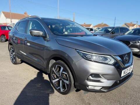 Nissan Qashqai 1.3 DIG-T N-Motion SUV 5dr Petrol Manual Euro 6 (s/s) (140 ps) - U80017