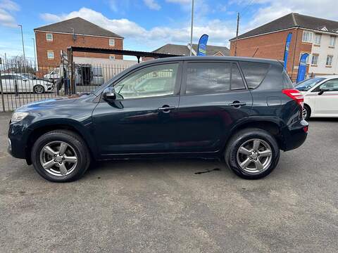 Toyota RAV4 2.2 D-4D XT-R SUV 5dr Diesel Manual 4WD Euro 5 (150 ps) - U80019
