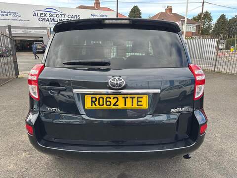 Toyota RAV4 2.2 D-4D XT-R SUV 5dr Diesel Manual 4WD Euro 5 (150 ps) - U80019