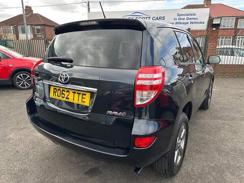 Toyota RAV4 2.2 D-4D XT-R SUV 5dr Diesel Manual 4WD Euro 5 (150 ps) - U80019