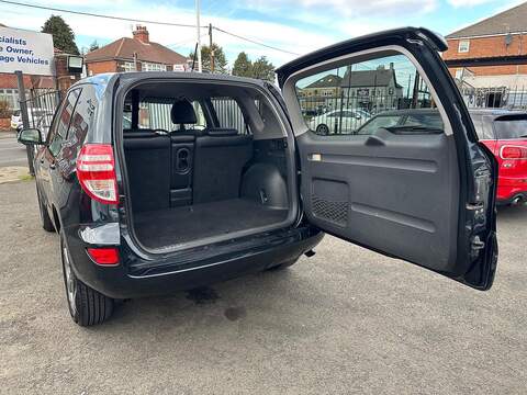 Toyota RAV4 2.2 D-4D XT-R SUV 5dr Diesel Manual 4WD Euro 5 (150 ps) - U80019