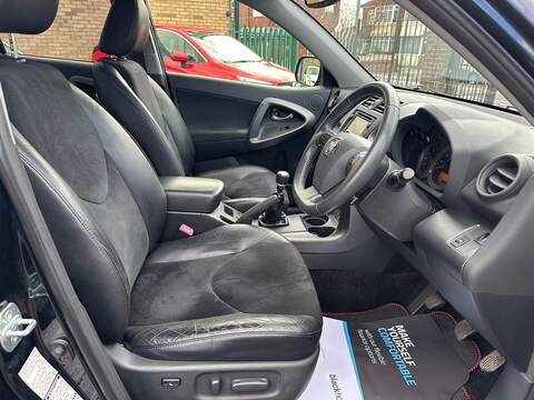 Toyota RAV4 2.2 D-4D XT-R SUV 5dr Diesel Manual 4WD Euro 5 (150 ps) - U80019