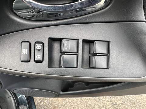 Toyota RAV4 2.2 D-4D XT-R SUV 5dr Diesel Manual 4WD Euro 5 (150 ps) - U80019